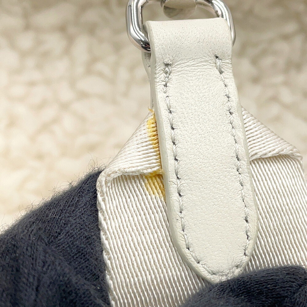 PRADA Bag - Picture 13 of 16